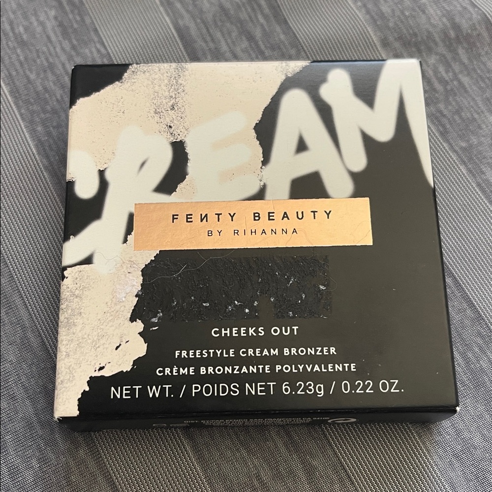 Fenty Amber Cheeks Out Cream Bronzer - Picture 3 of 7